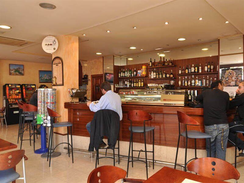 Hostal Y Apartamentos Santa Eulalia Santa Eularia des Riu Exterior photo